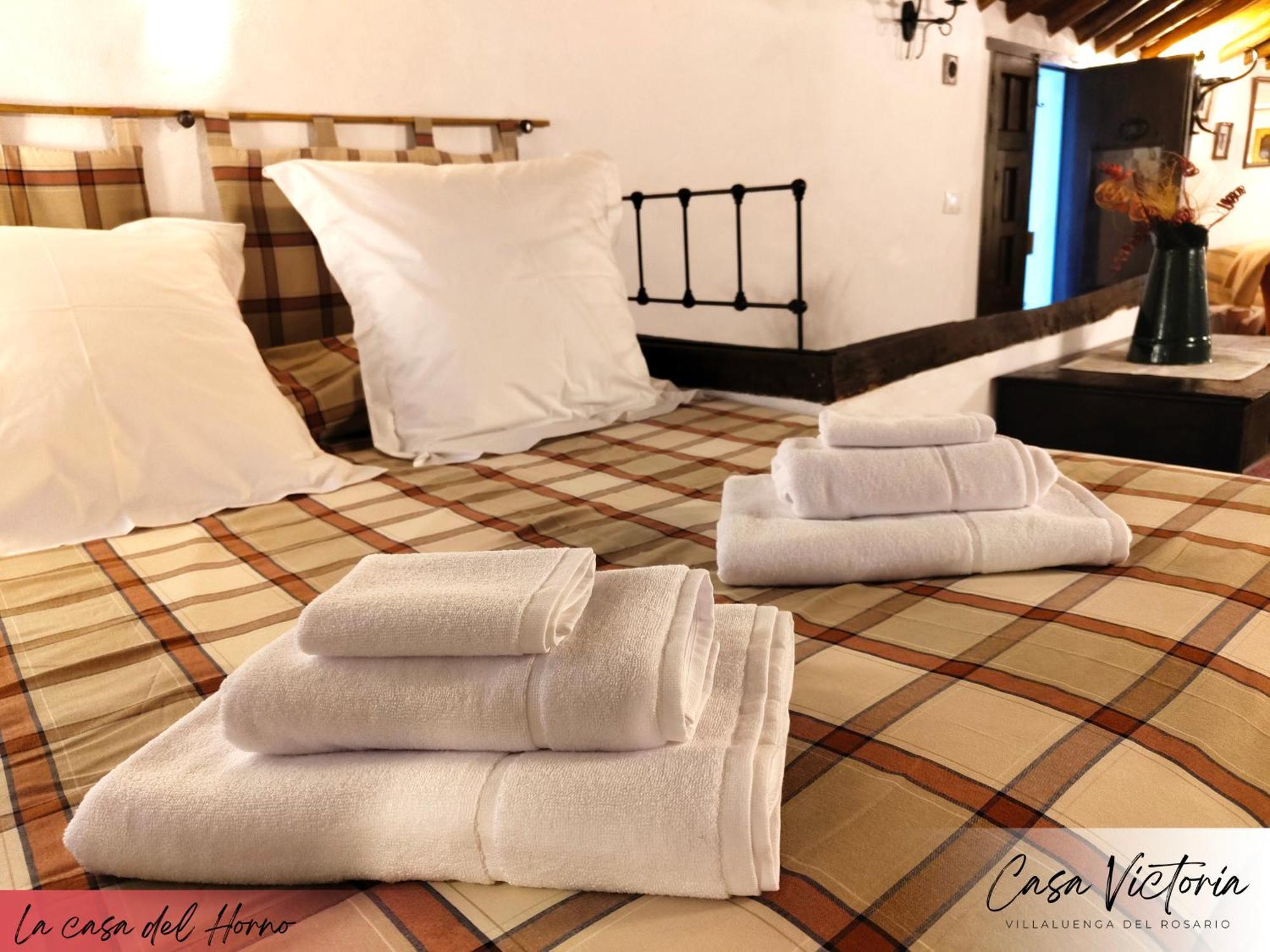 Conjunto Rural Casa Victoria Pension Villaluenga Del Rosario Buitenkant foto