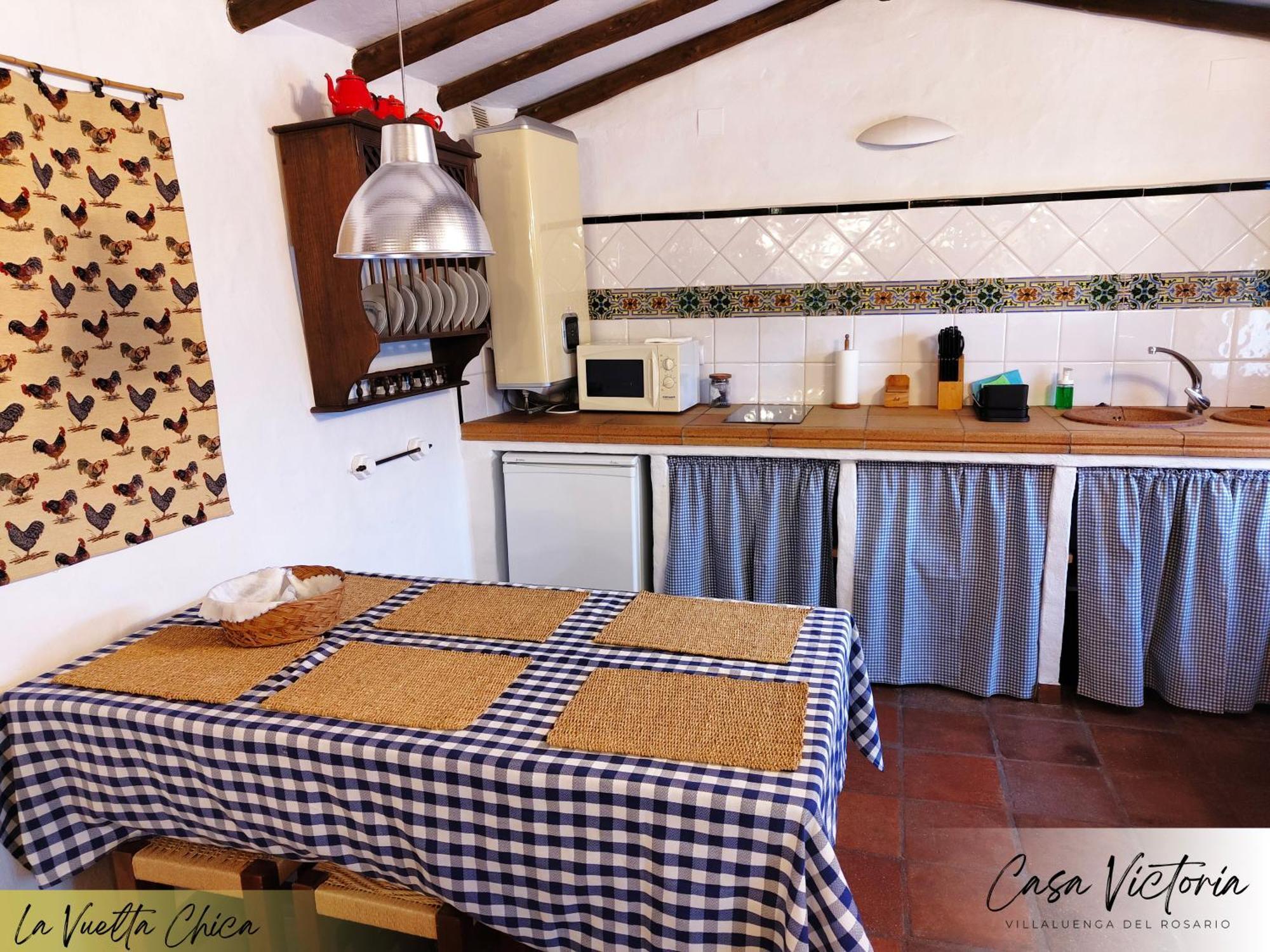 Conjunto Rural Casa Victoria Pension Villaluenga Del Rosario Buitenkant foto