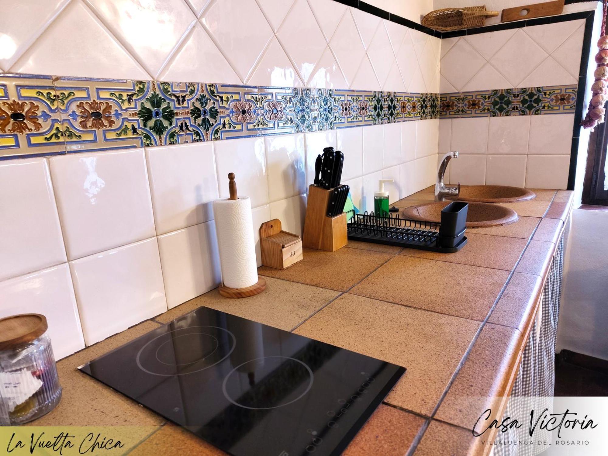 Conjunto Rural Casa Victoria Pension Villaluenga Del Rosario Buitenkant foto