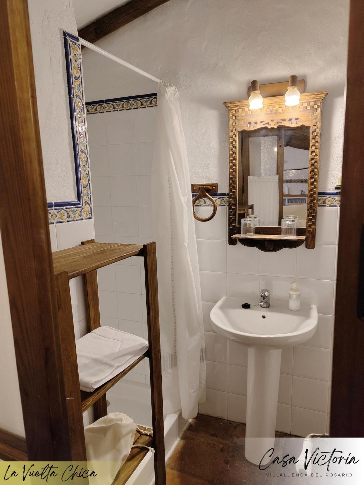 Conjunto Rural Casa Victoria Pension Villaluenga Del Rosario Buitenkant foto