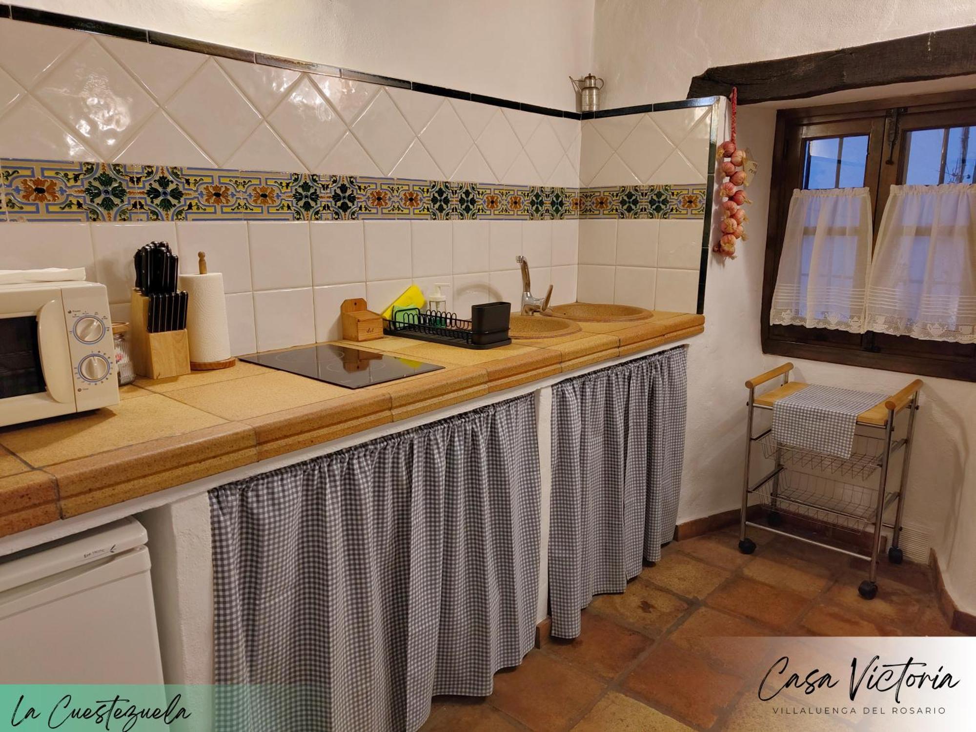 Conjunto Rural Casa Victoria Pension Villaluenga Del Rosario Buitenkant foto