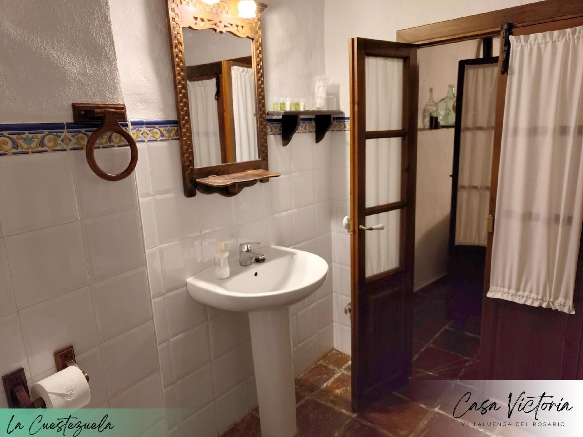 Conjunto Rural Casa Victoria Pension Villaluenga Del Rosario Buitenkant foto